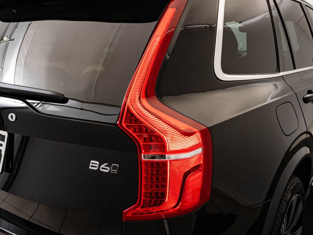 Used 2024 Volvo XC90 B6 Ultimate AWD/4WD image 9