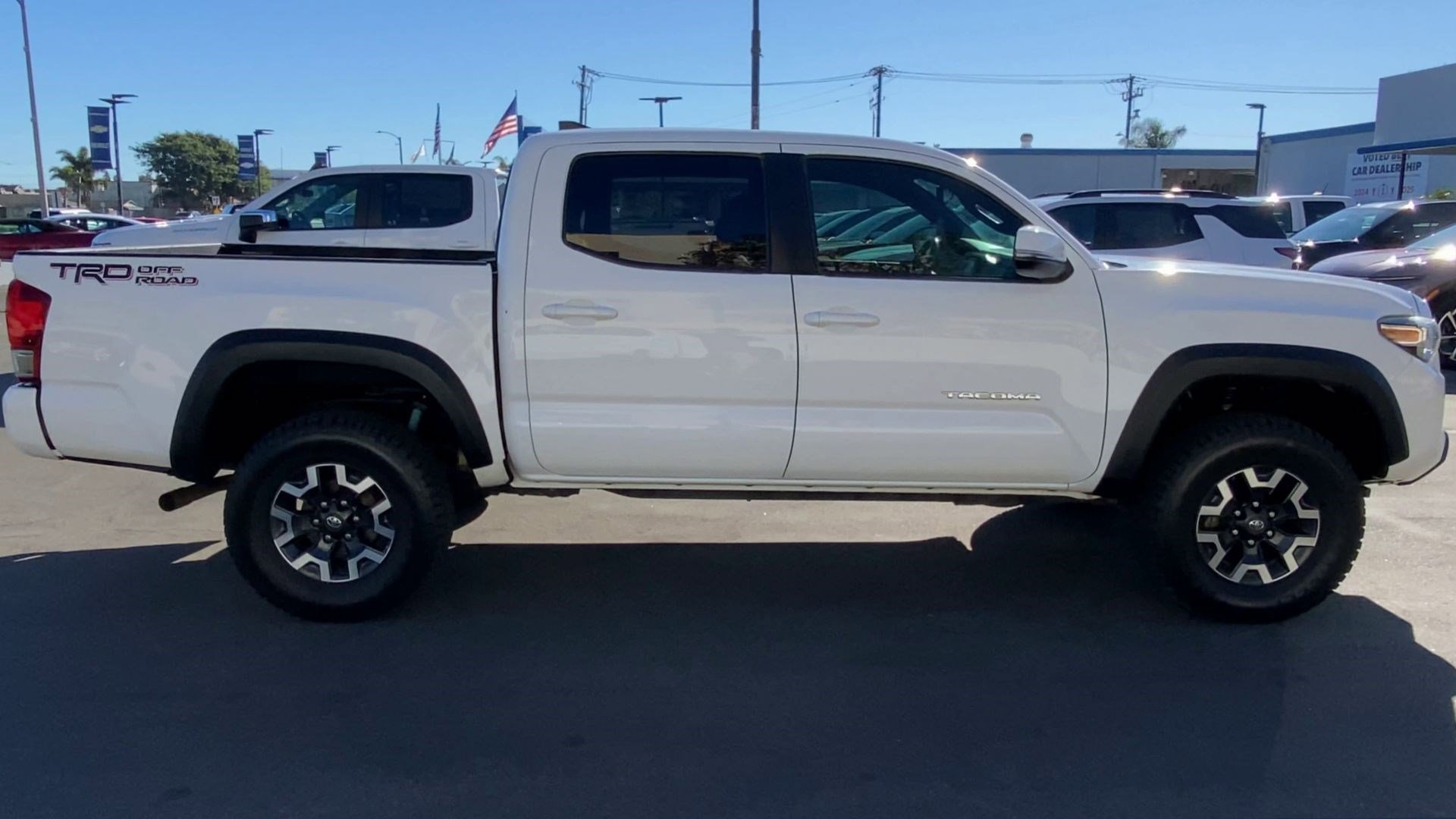 Used 2017 Toyota Tacoma TRD Sport image 13