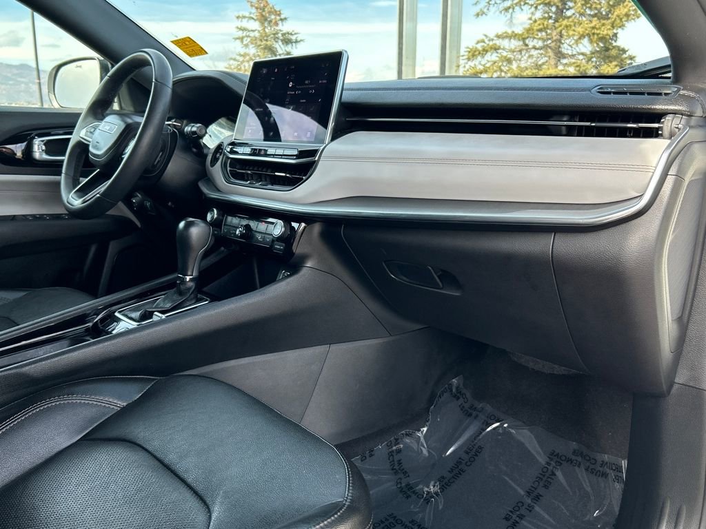 Used 2023 Jeep Compass Limited w/ Elite Group image 8