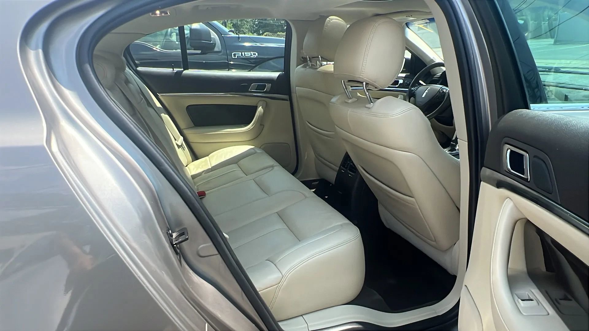 Used 2015 Lincoln MKS AWD w/ Equipment Group 201A image 29