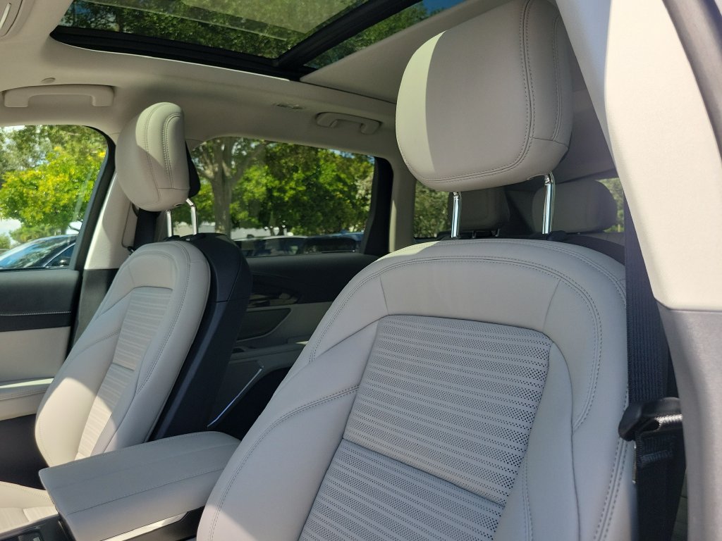 New 2026 Lincoln Nautilus Reserve AWD/4WD image 18