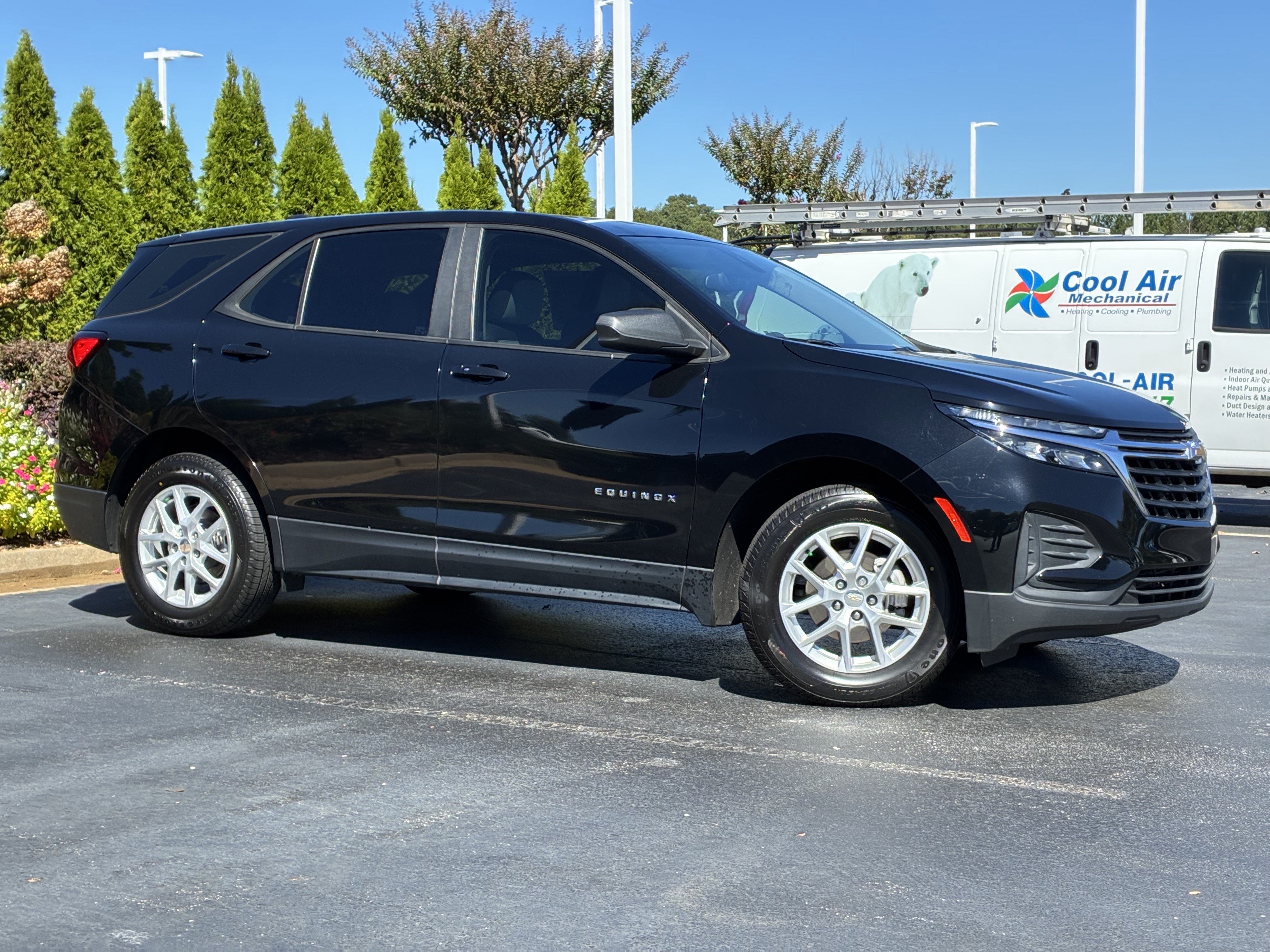 Used 2023 Chevrolet Equinox LS FWD image 3