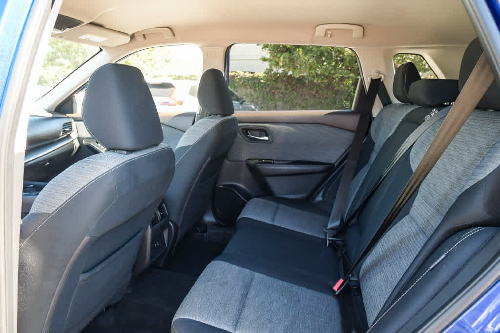 Used 2021 Nissan Rogue SV FWD image 17