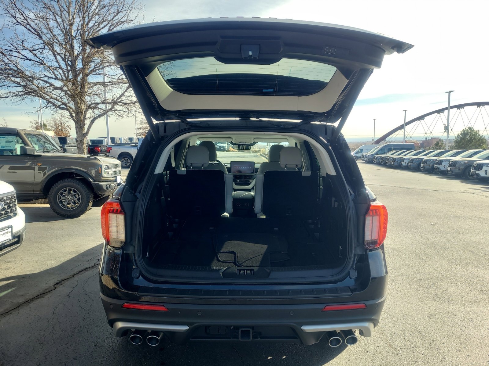 Certified 2025 Ford Explorer Platinum w/ Ultimate Package image 34