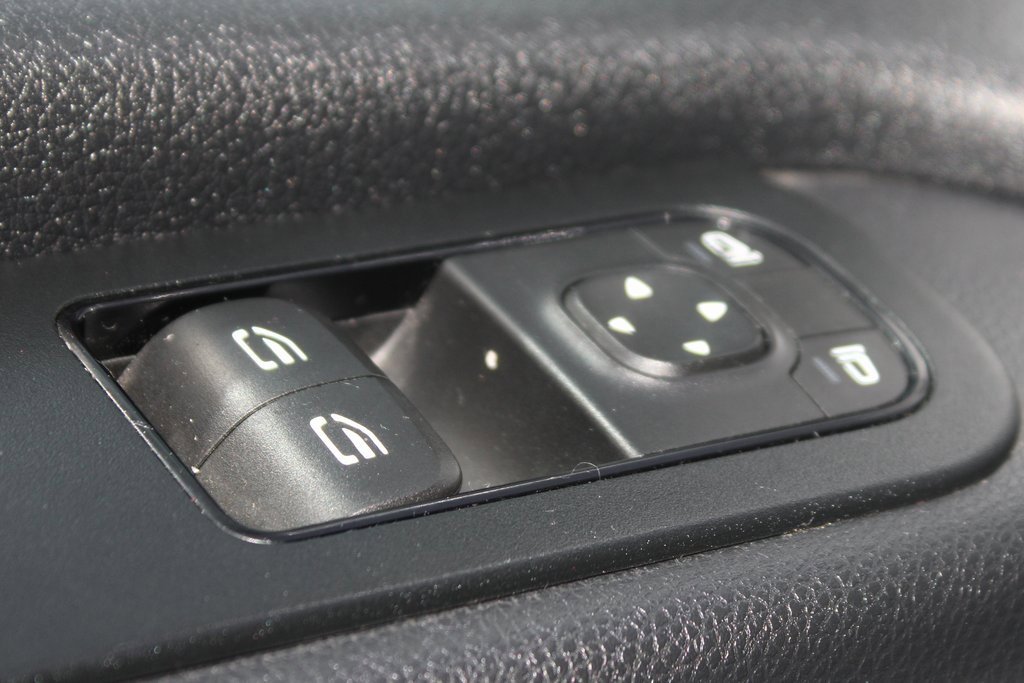 Used 2019 Mercedes-Benz Sprinter 144 Cargo image 12