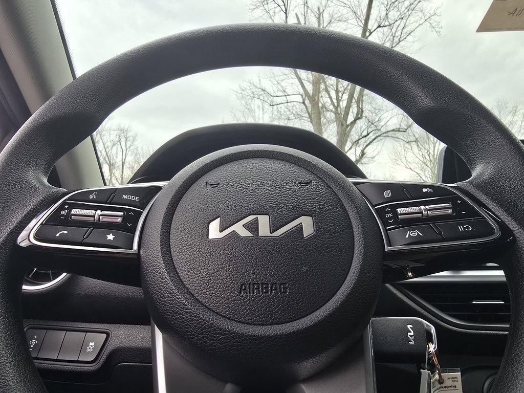 Used 2024 Kia Forte LXS image 23