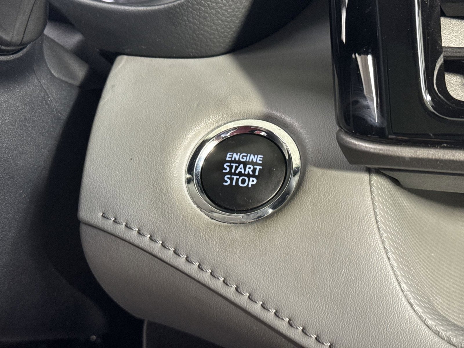 Used 2022 Toyota Highlander XLE image 36