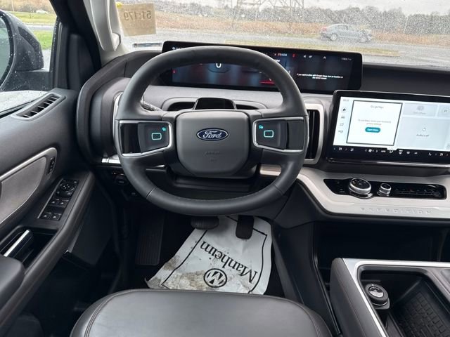 Used 2025 Ford Expedition Active image 18