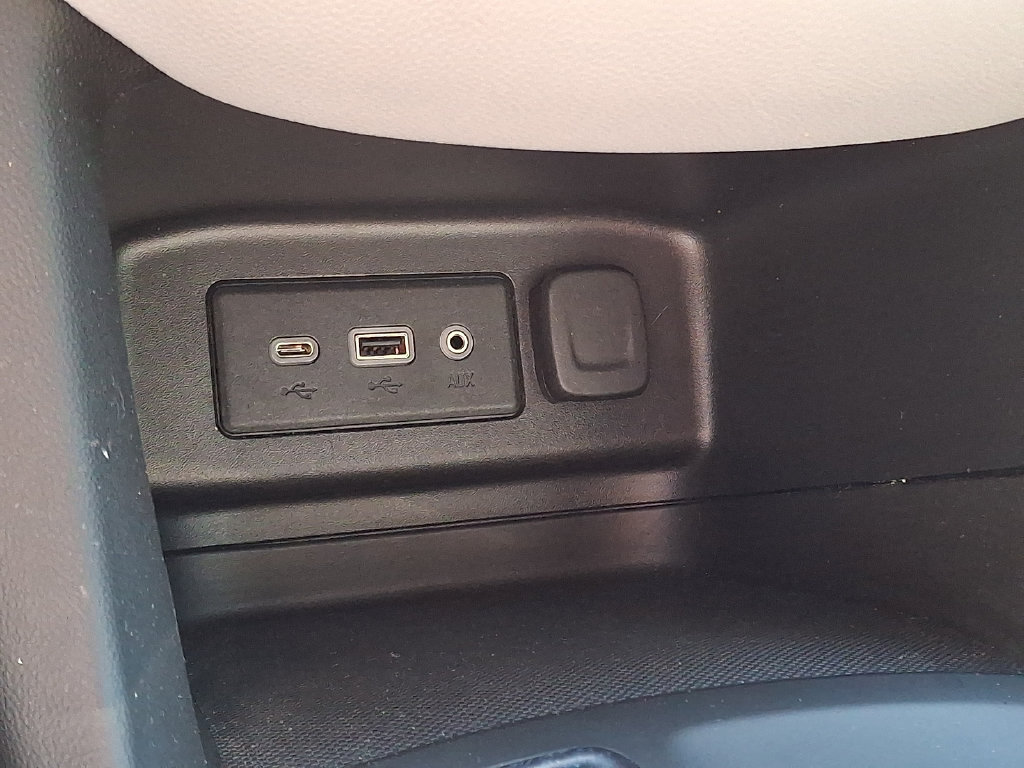 Used 2021 Chevrolet Equinox LS w/ LS Convenience Package FWD image 23