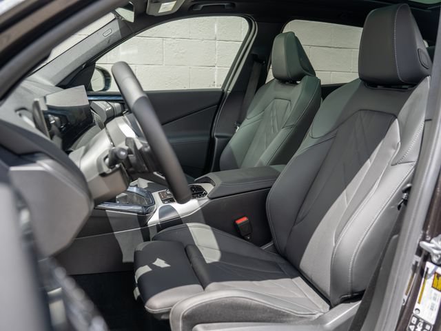 Used 2025 BMW X3 xDrive30i w/ Premium Package AWD/4WD image 4