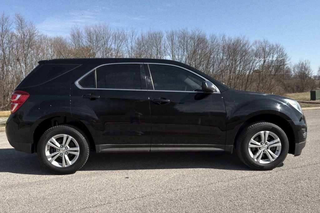 Used 2017 Chevrolet Equinox LS image 29