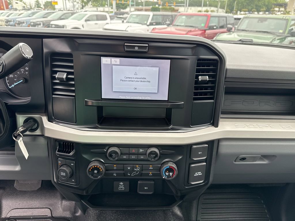 New 2025 Ford F550 4x4 Regular Cab Super Duty image 19