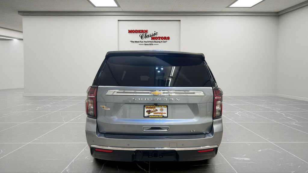 Used 2024 Chevrolet Suburban LT image 6