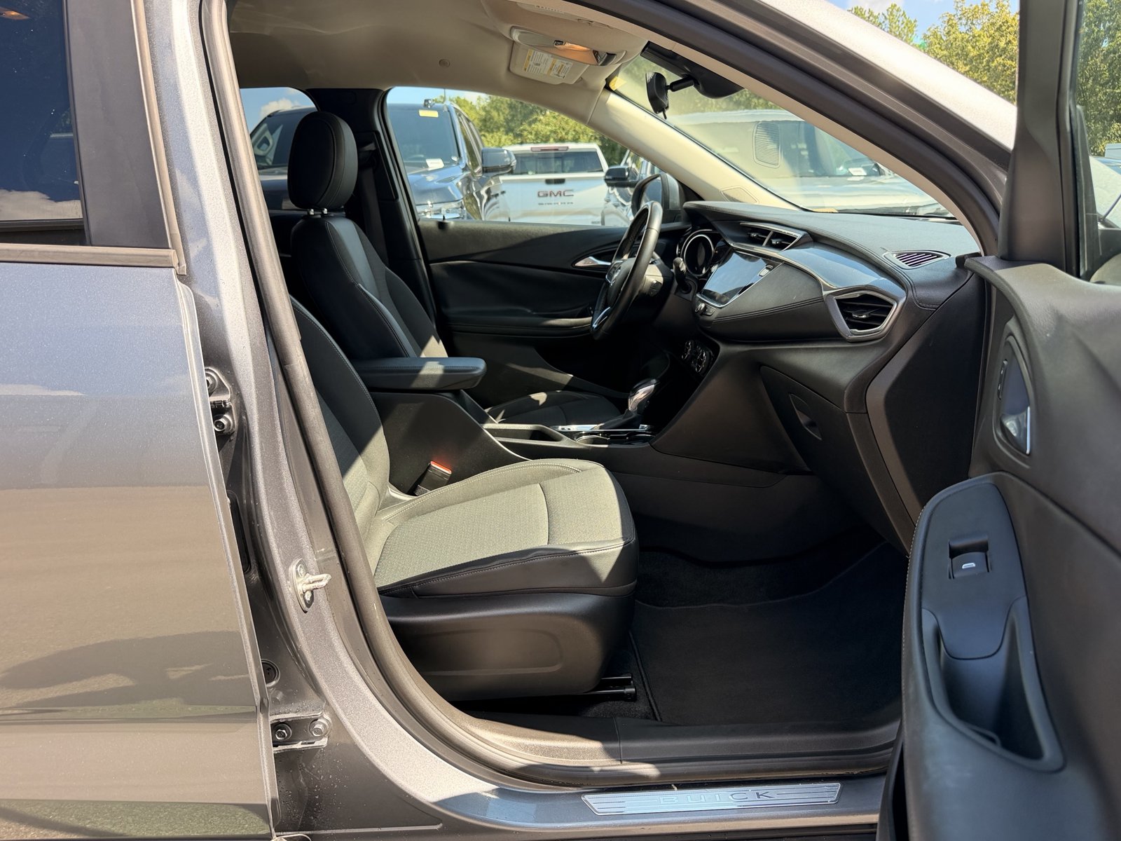 Used 2020 Buick Encore GX Select FWD image 31