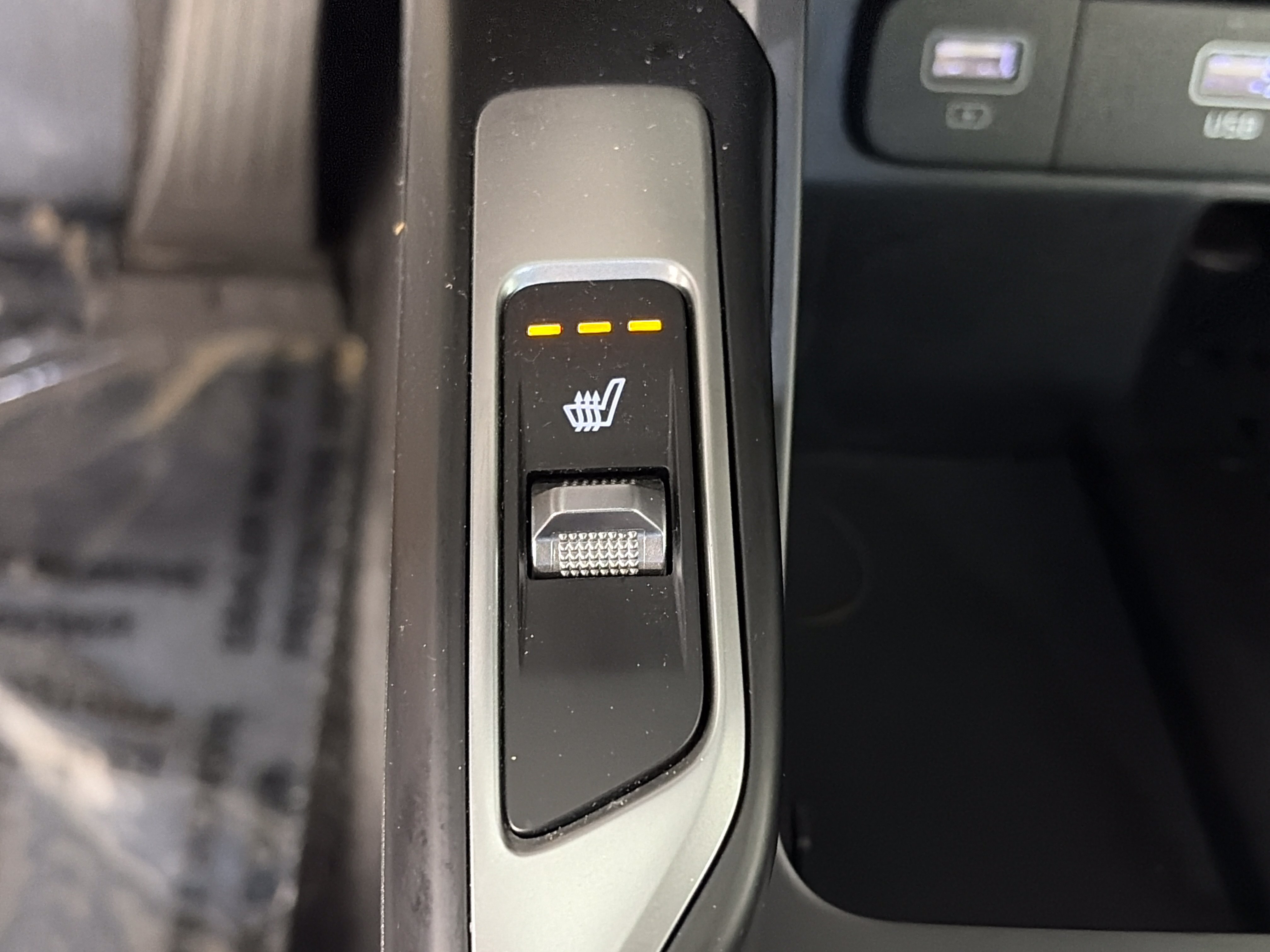 Certified 2023 Kia Sorento EX w/ Panoramic Sunroof Package FWD image 26
