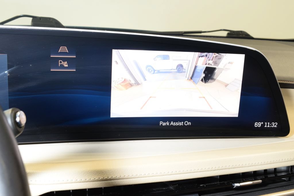 Used 2024 Cadillac XT4 Luxury w/ Cold Weather Package AWD/4WD image 23