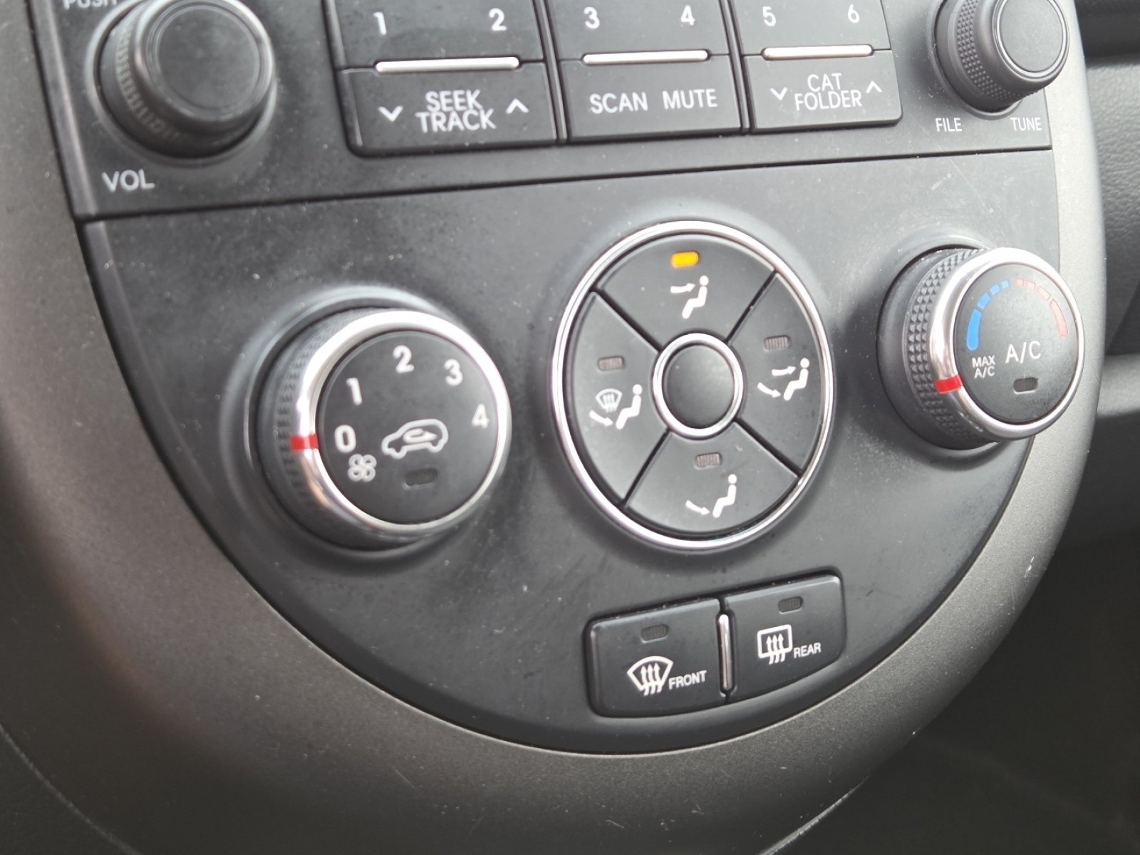 Used 2013 Kia Soul + FWD image 27