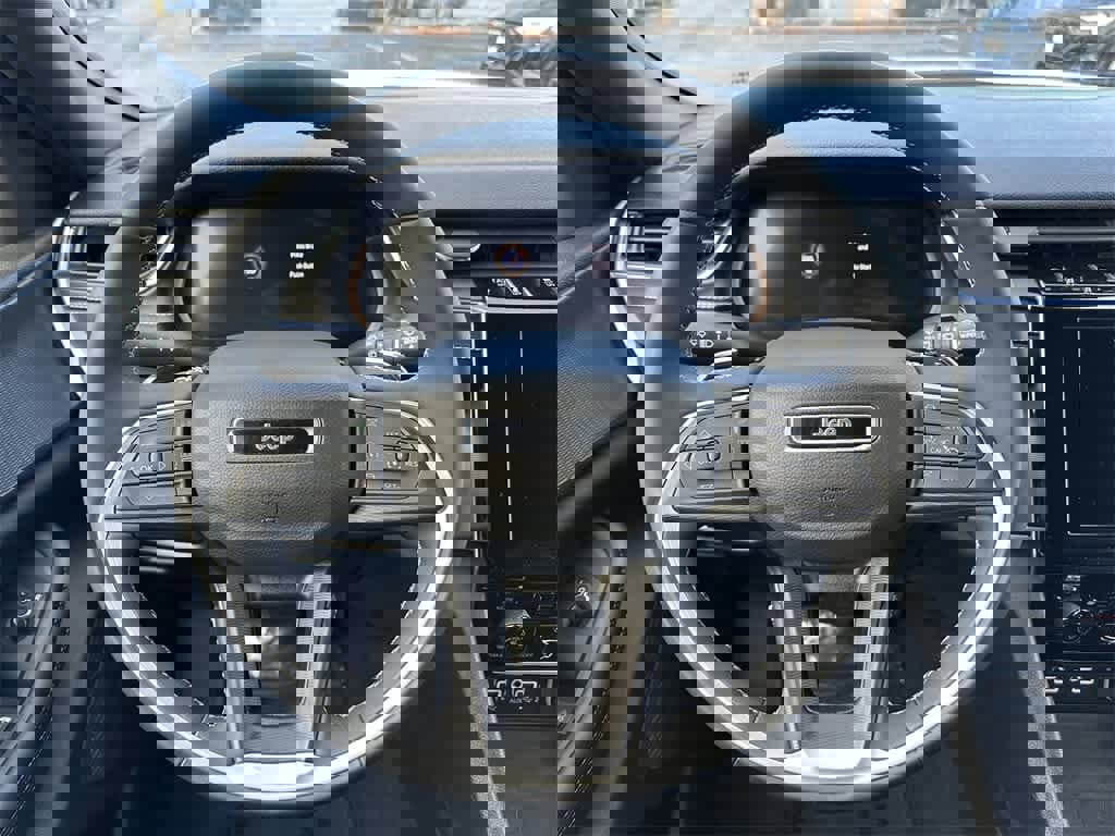 Used 2024 Jeep Grand Cherokee L Laredo image 15