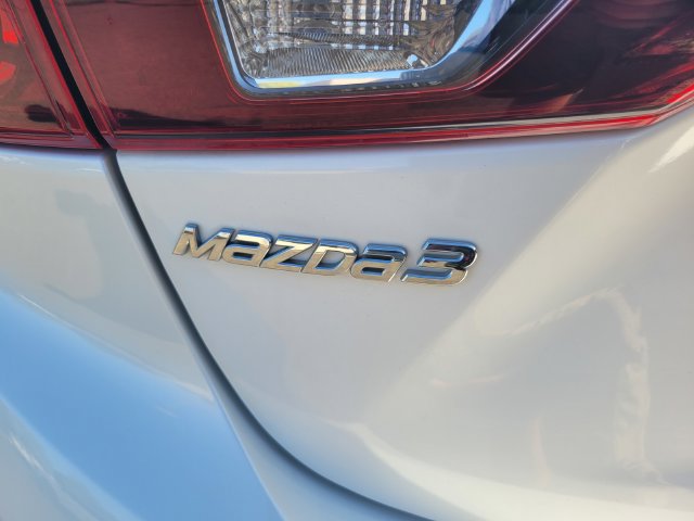 Used 2017 MAZDA MAZDA3 Sport w/ Preferred Equipment Package FWD image 7