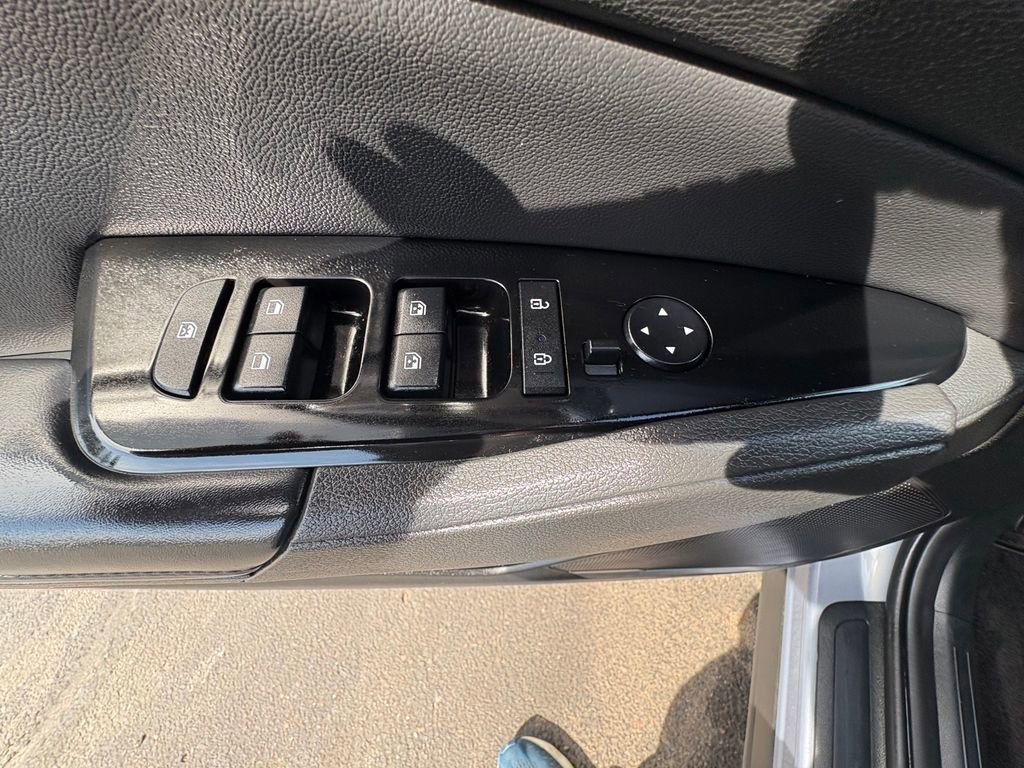 Used 2023 Kia Sportage EX image 18