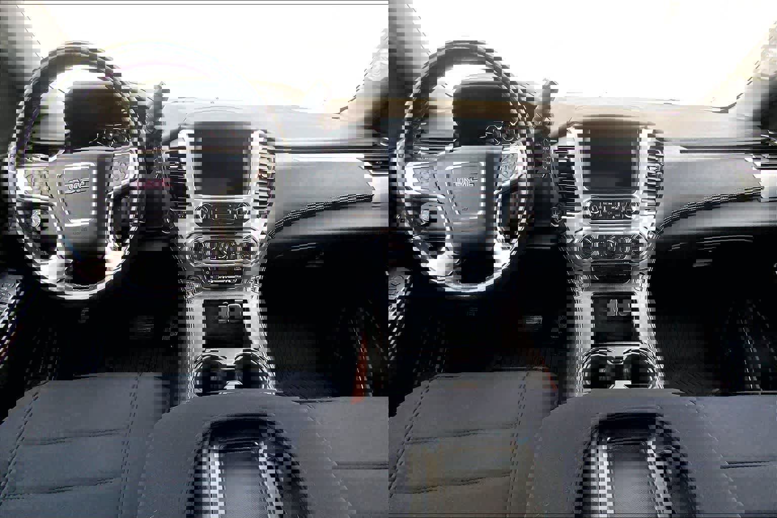 Used 2018 GMC Yukon XL SLT w/ Open Road Package image 10