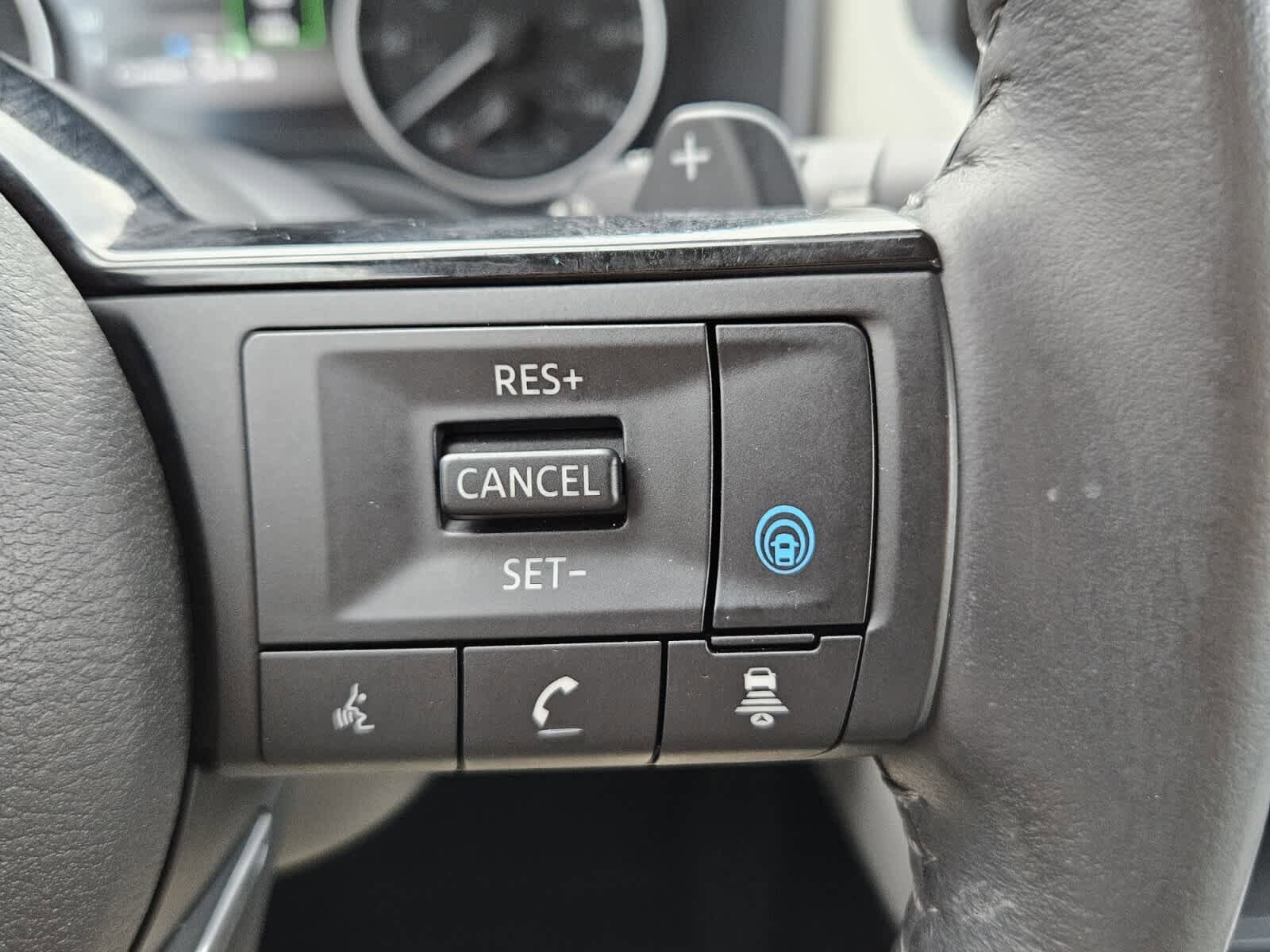 Used 2023 Nissan Rogue SL w/ SL Premium Package image 13