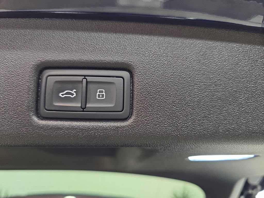 Used 2025 Audi Q5 Premium w/ Premium Plus AWD/4WD image 16