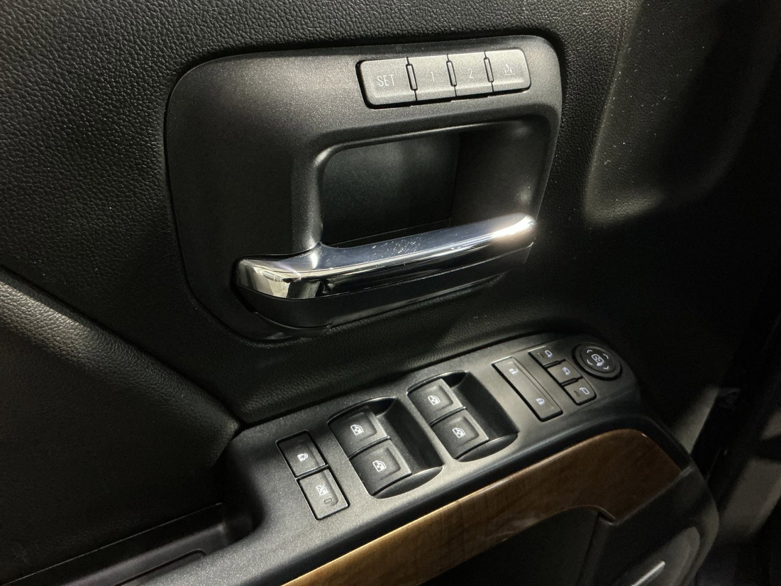 Used 2017 Chevrolet Silverado 1500 LTZ w/ Sport Package image 23