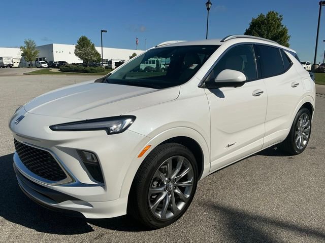Used 2024 Buick Encore GX Avenir w/ Avenir Technology Package FWD image 4
