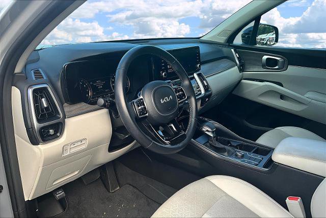 Used 2023 Kia Sorento S image 17