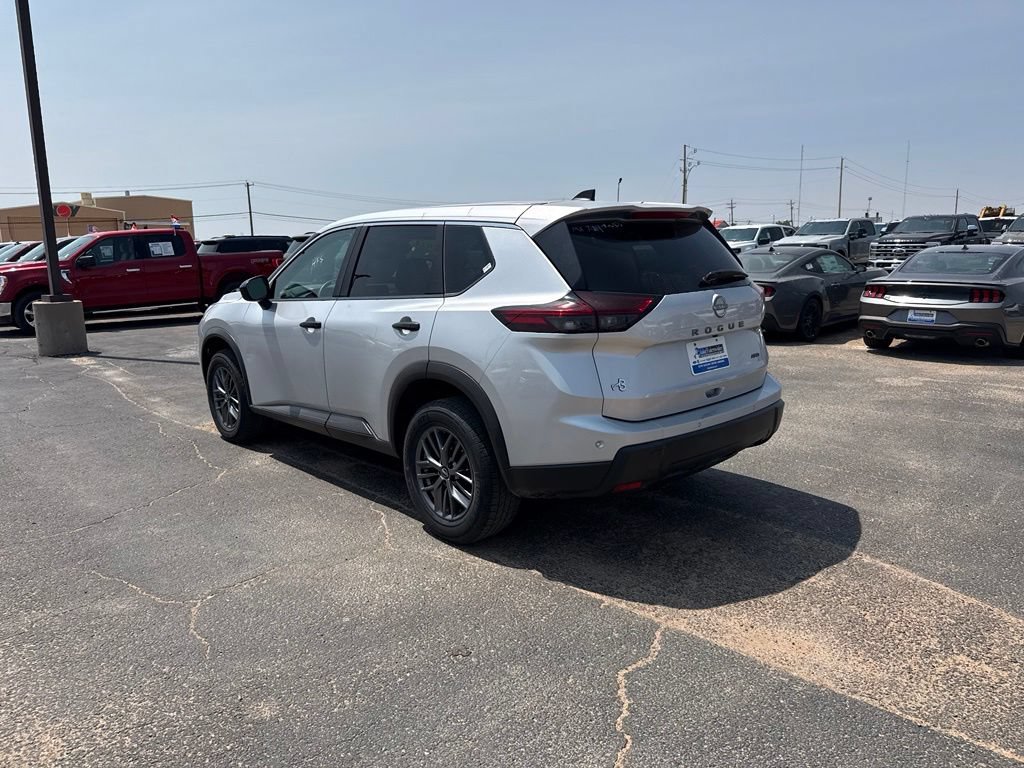 Used 2024 Nissan Rogue S AWD/4WD image 5