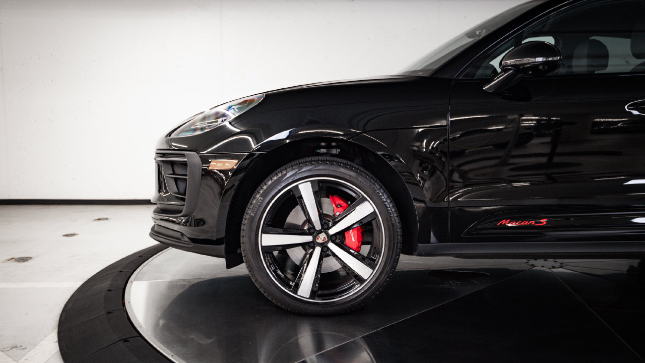 Certified 2026 Porsche Macan S AWD/4WD image 11