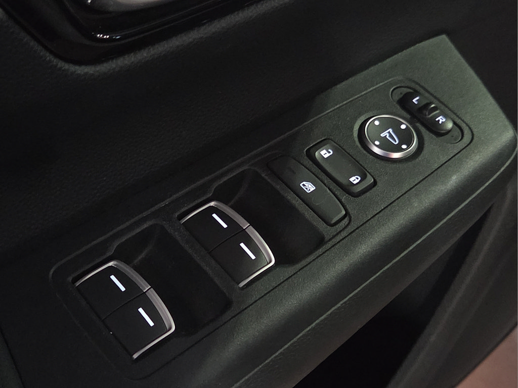 Used 2025 Honda CR-V EX-L image 18
