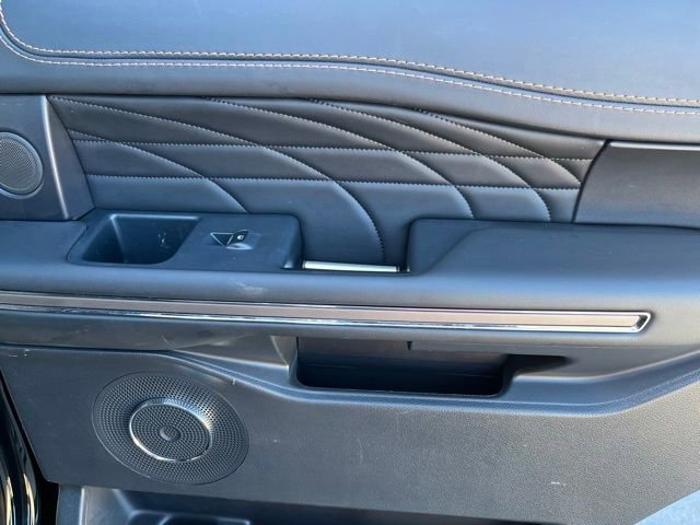 Used 2024 Ford Expedition Platinum AWD/4WD image 26