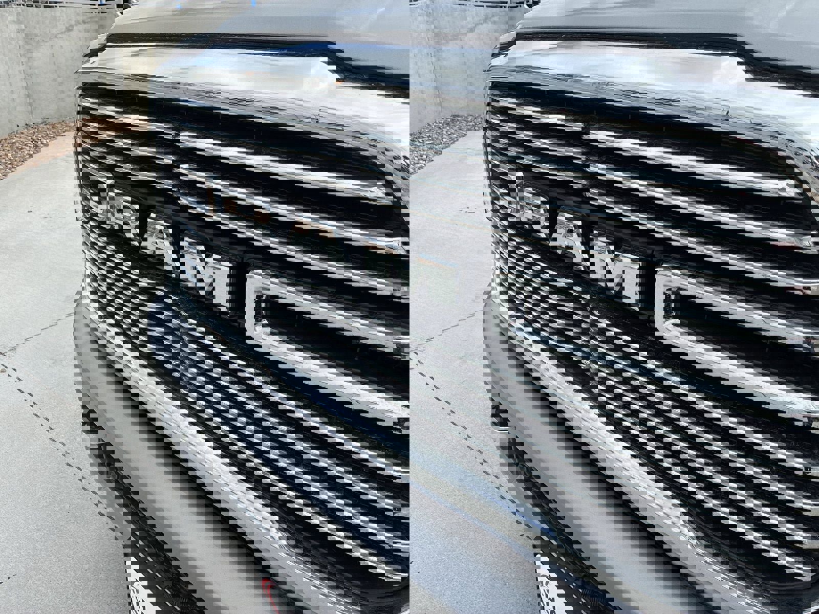 Used 2022 RAM 2500 Limited image 11