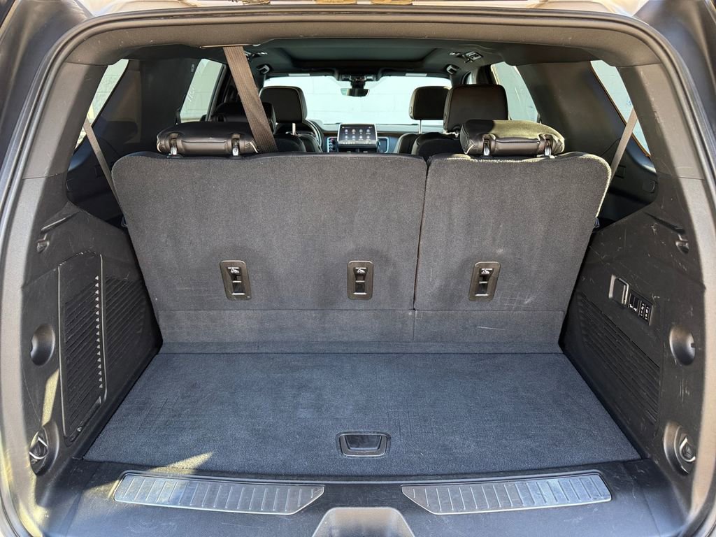 Used 2021 Chevrolet Tahoe Premier w/ Premium Package AWD/4WD image 19