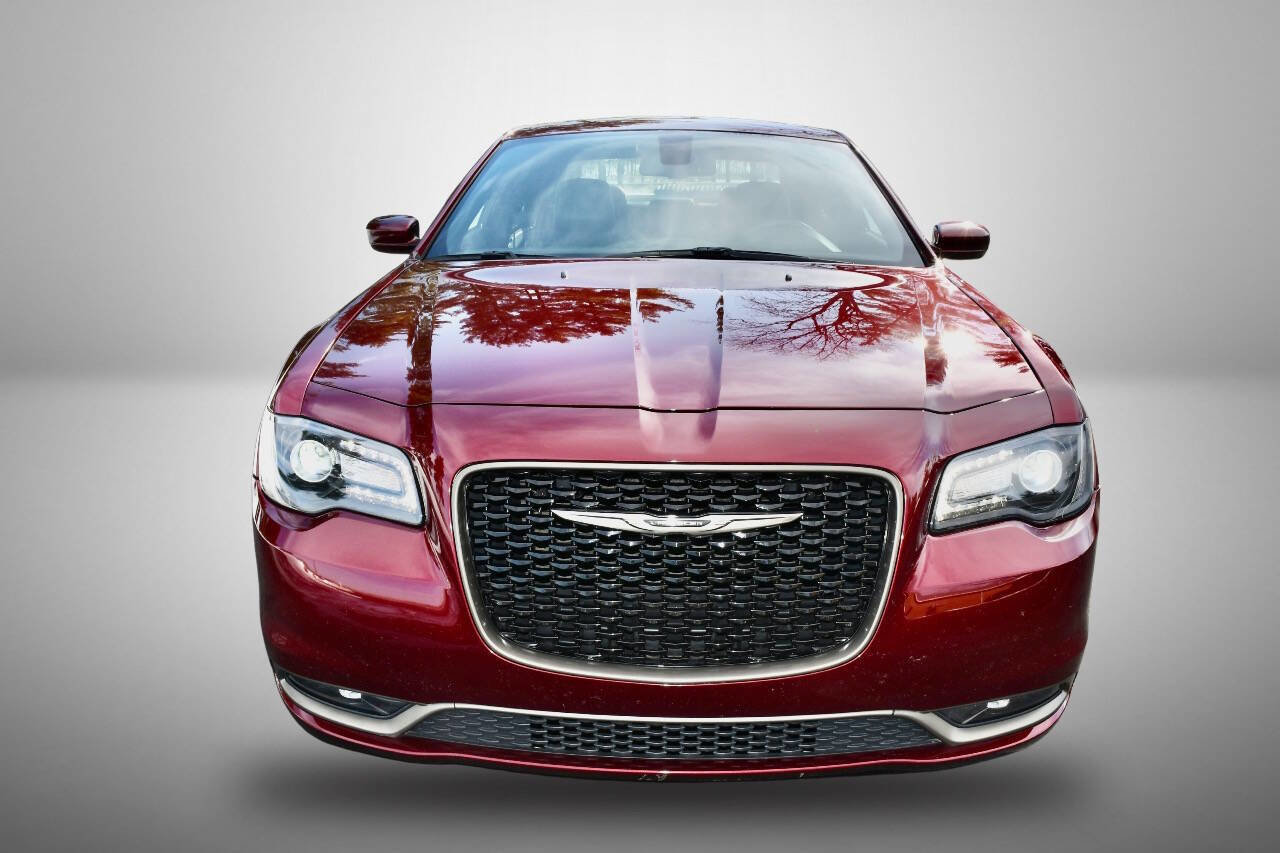 Used 2018 Chrysler 300 S w/ 300S Alloy Package image 10