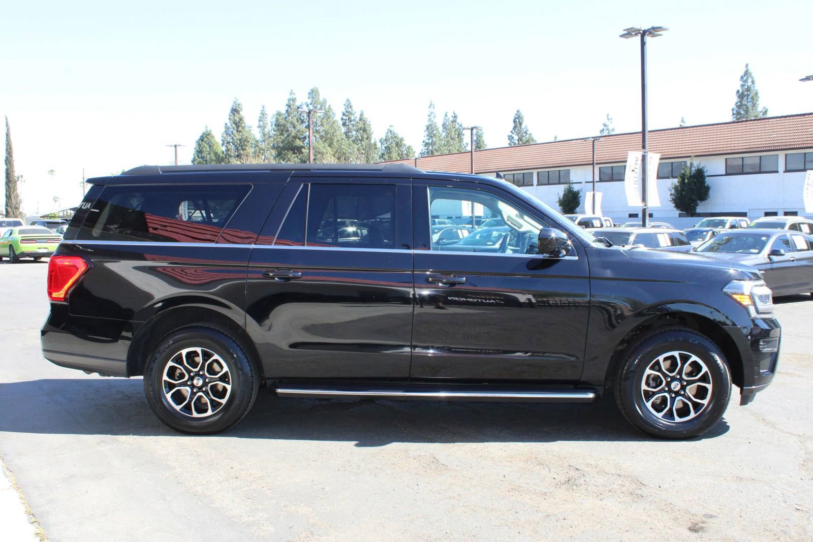 Used 2023 Ford Expedition Max XLT image 42