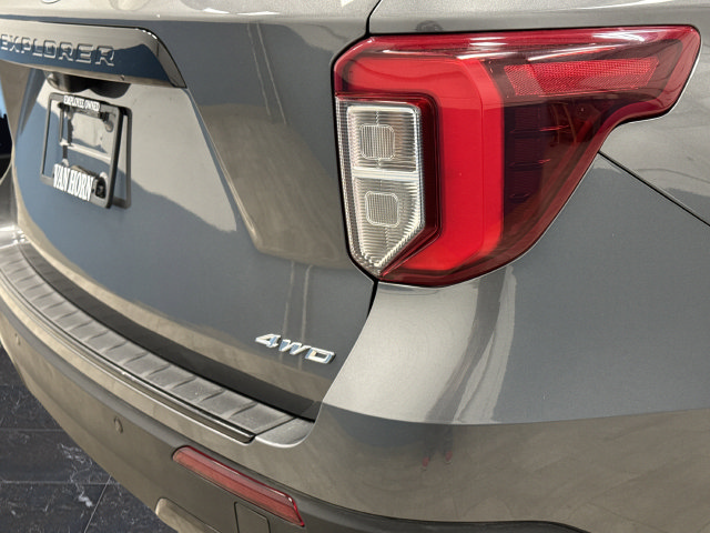 Used 2023 Ford Explorer ST-Line AWD/4WD image 34