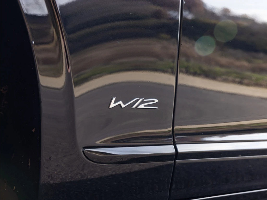 Certified 2022 Bentley Flying Spur W12 image 21