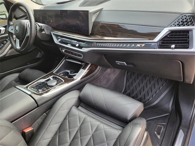 Used 2024 BMW X7 xDrive40i image 8