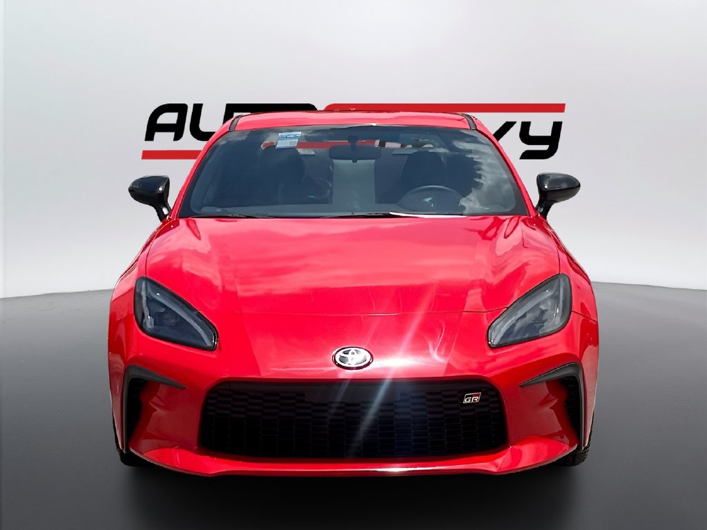 Used 2025 Toyota GR86 Premium w/ ALL Weather Mat Package (TMS) RWD image 2