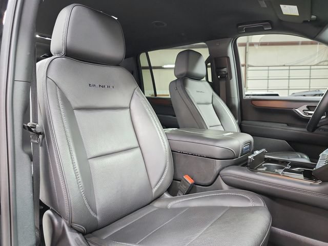 Used 2025 GMC Yukon XL Denali AWD/4WD image 43