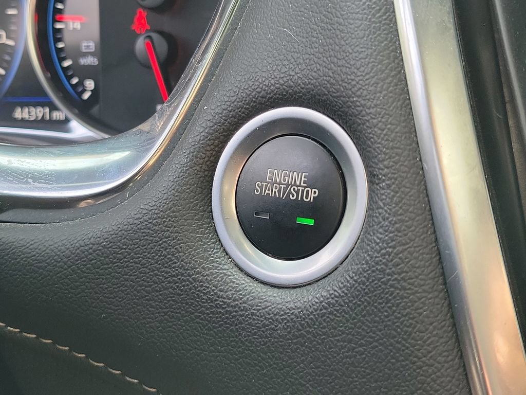 Used 2023 Chevrolet Traverse Premier FWD image 37