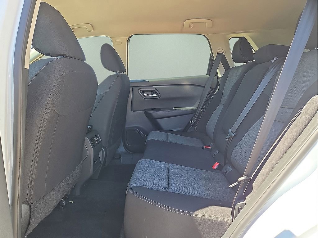 Used 2024 Nissan Rogue SV AWD/4WD image 15