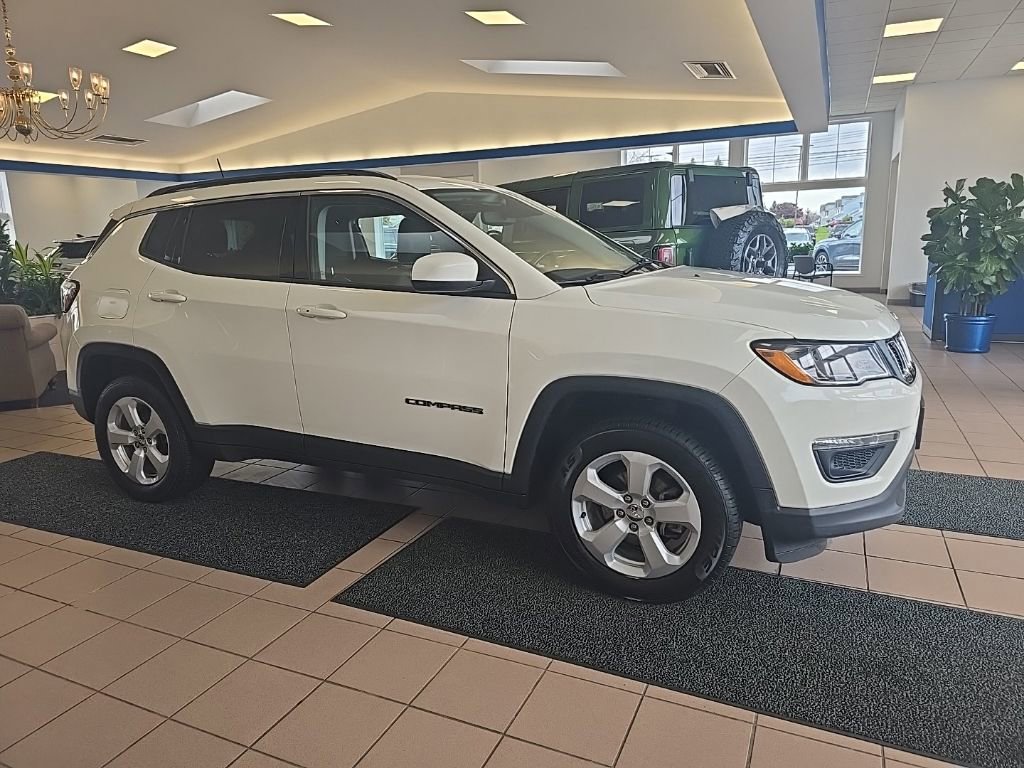 Used 2020 Jeep Compass Latitude w/ Cold Weather Group AWD/4WD image 8