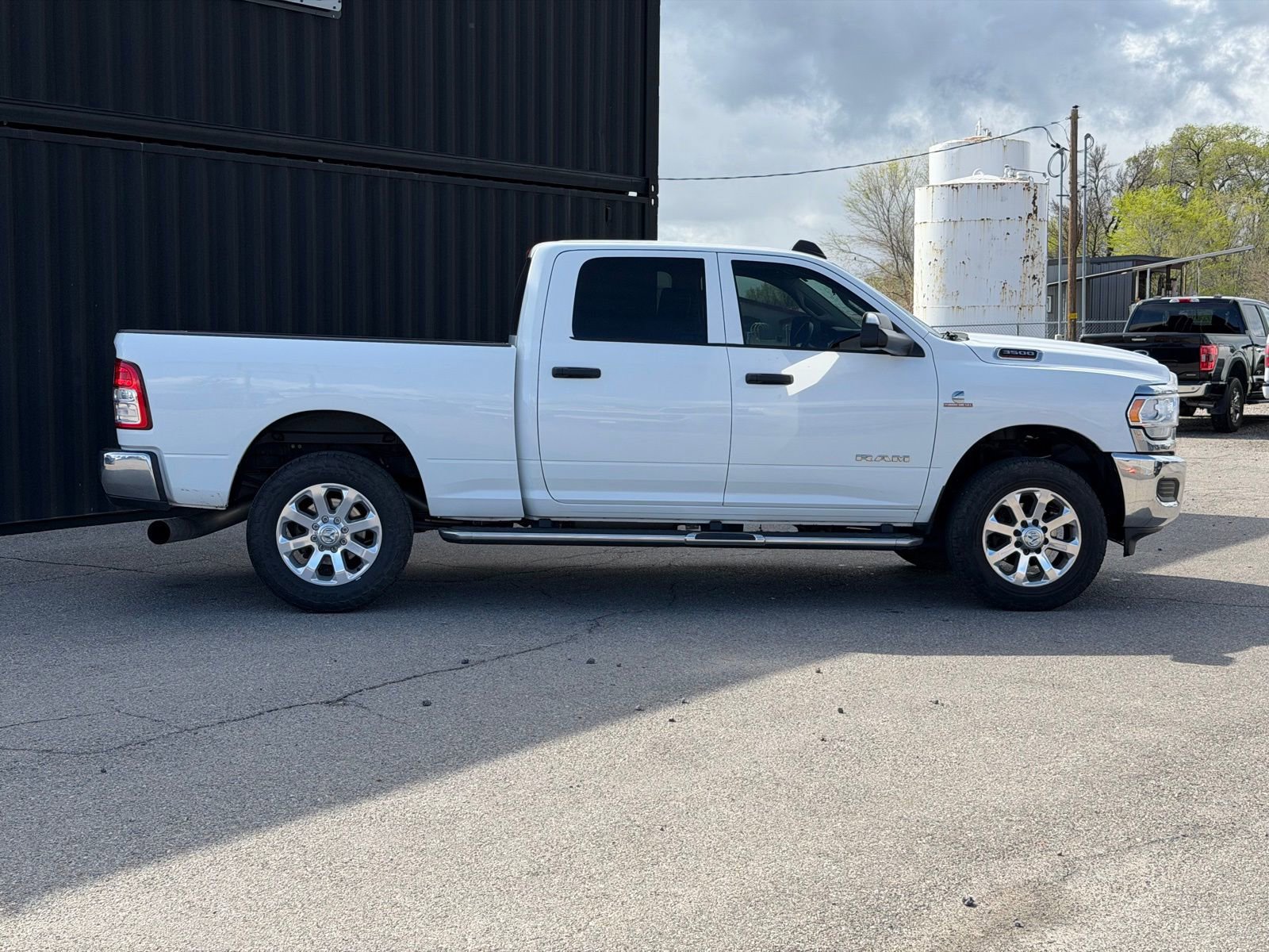 Used 2019 RAM 3500 Tradesman w/ Chrome Appearance Group image 4