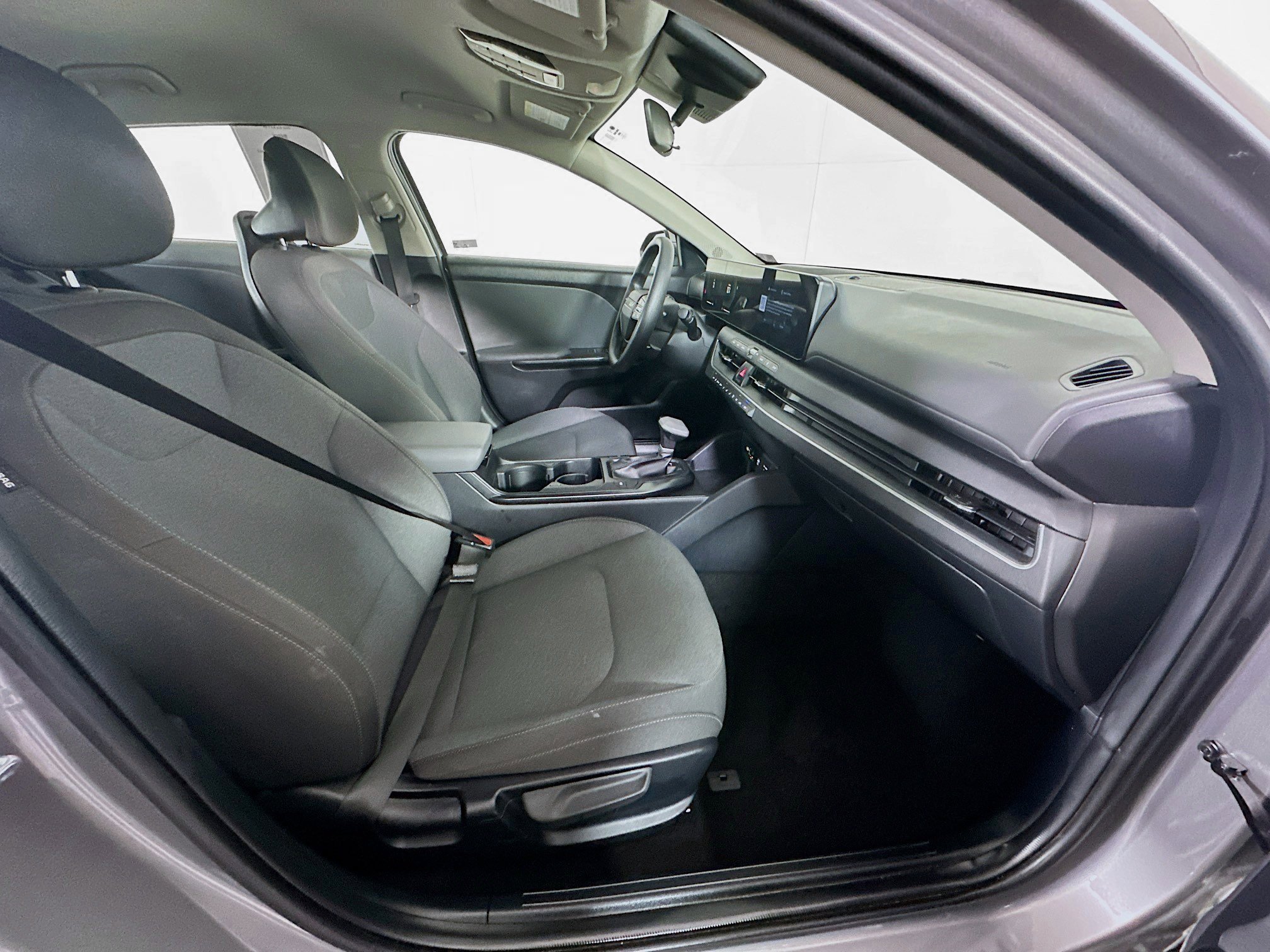 Used 2025 Kia K4 LXS image 30