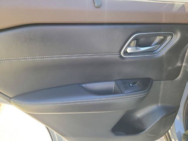 Certified 2022 Nissan Rogue Platinum w/ Head-Up Display Package FWD image 13