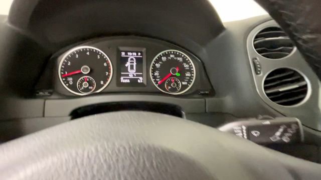 Used 2016 Volkswagen Tiguan SEL FWD image 26